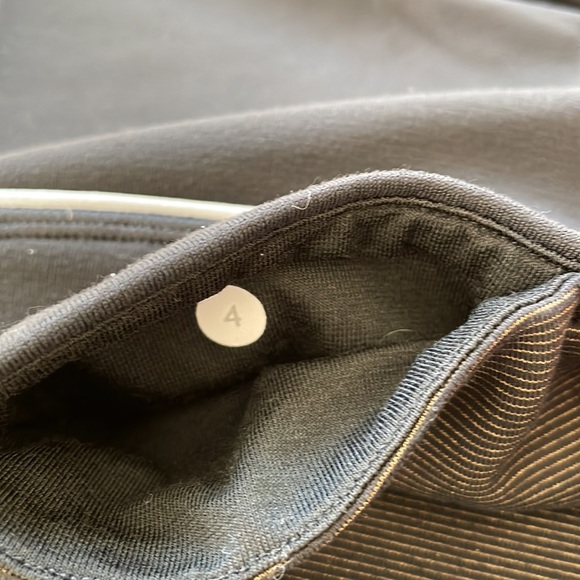 Lululemon Wunder Under Crop Mid-Rise Black with Reflective Stripe - Picture 6 of 9